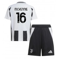 Camisa de time de futebol Juventus Weston McKennie #16 Replicas 1º Equipamento Infantil 2024-25 Manga Curta (+ Calças curtas)